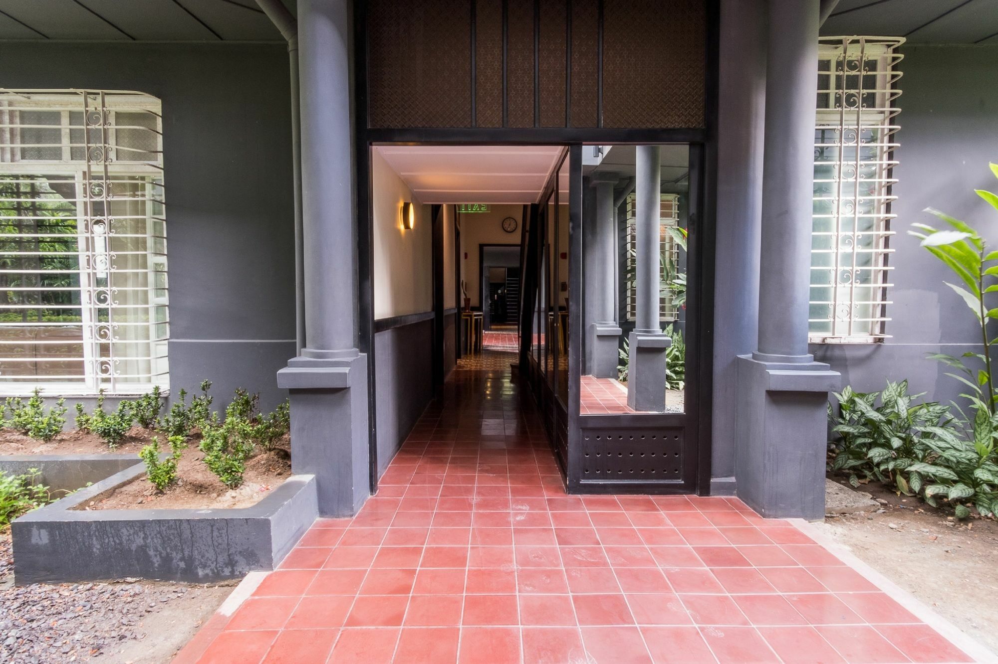 The Henry Hotel Manila Пасай Экстерьер фото