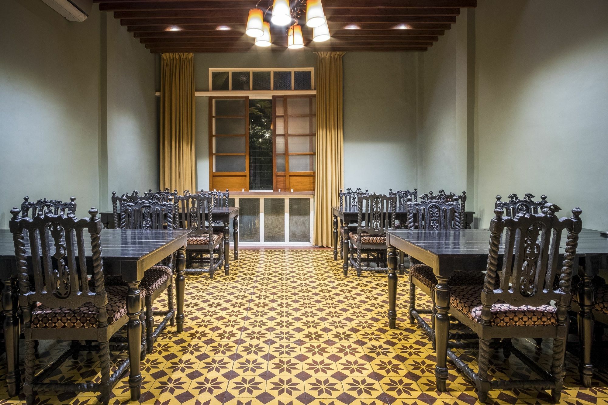 The Henry Hotel Manila Пасай Экстерьер фото